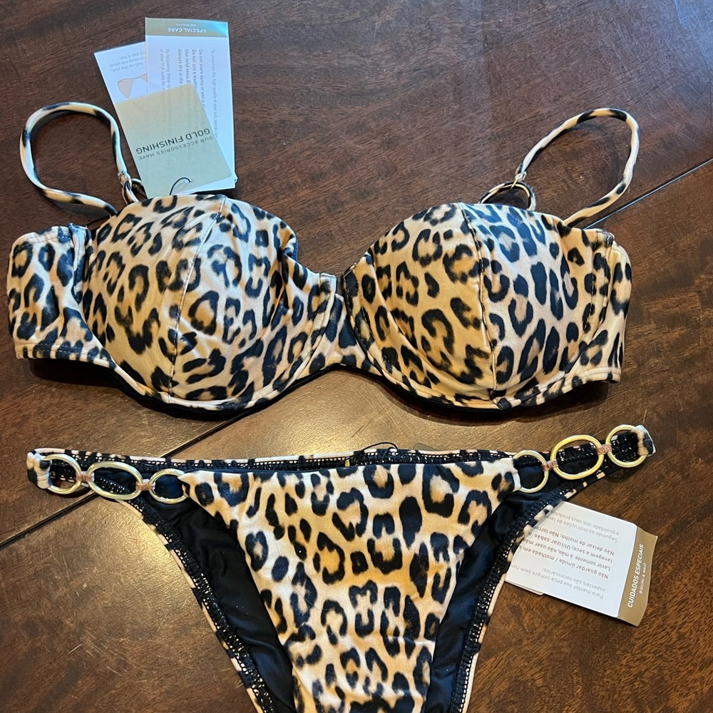 Bikini large TOP, Vix. Kimmi nissi scoop neck top. Cheetah print